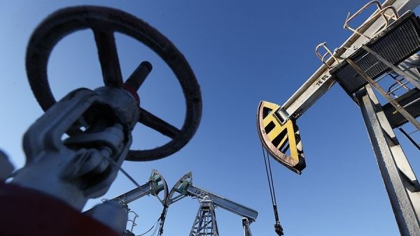 Эксперт оценила сообщение о решении Индии соблюдать потолок цен на нефть из РФ<br />
